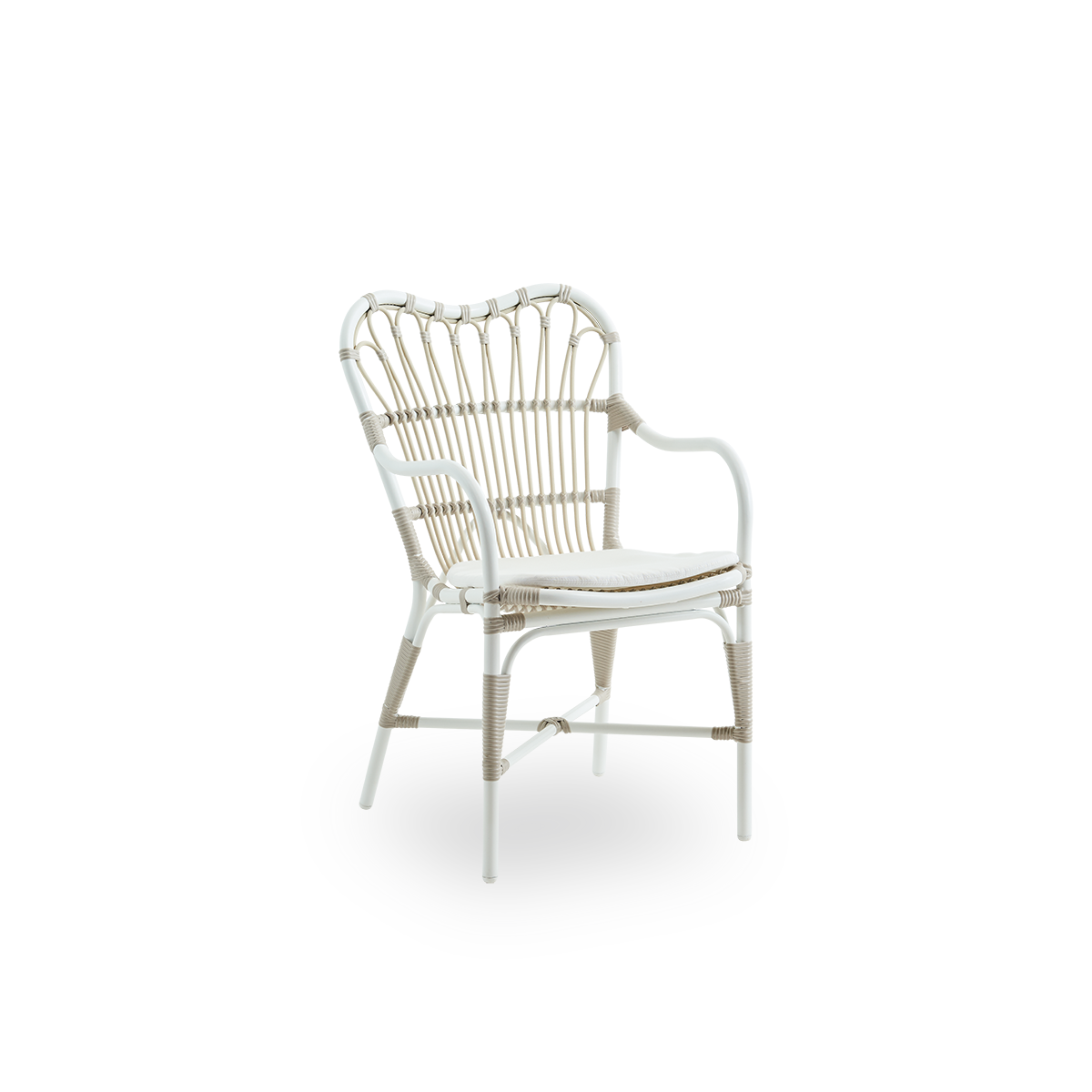 Side view of Margret outdoor dining chair with high wide backrest and curved armrests. Aluminium frame with ArtFibre windings in Dove White color.