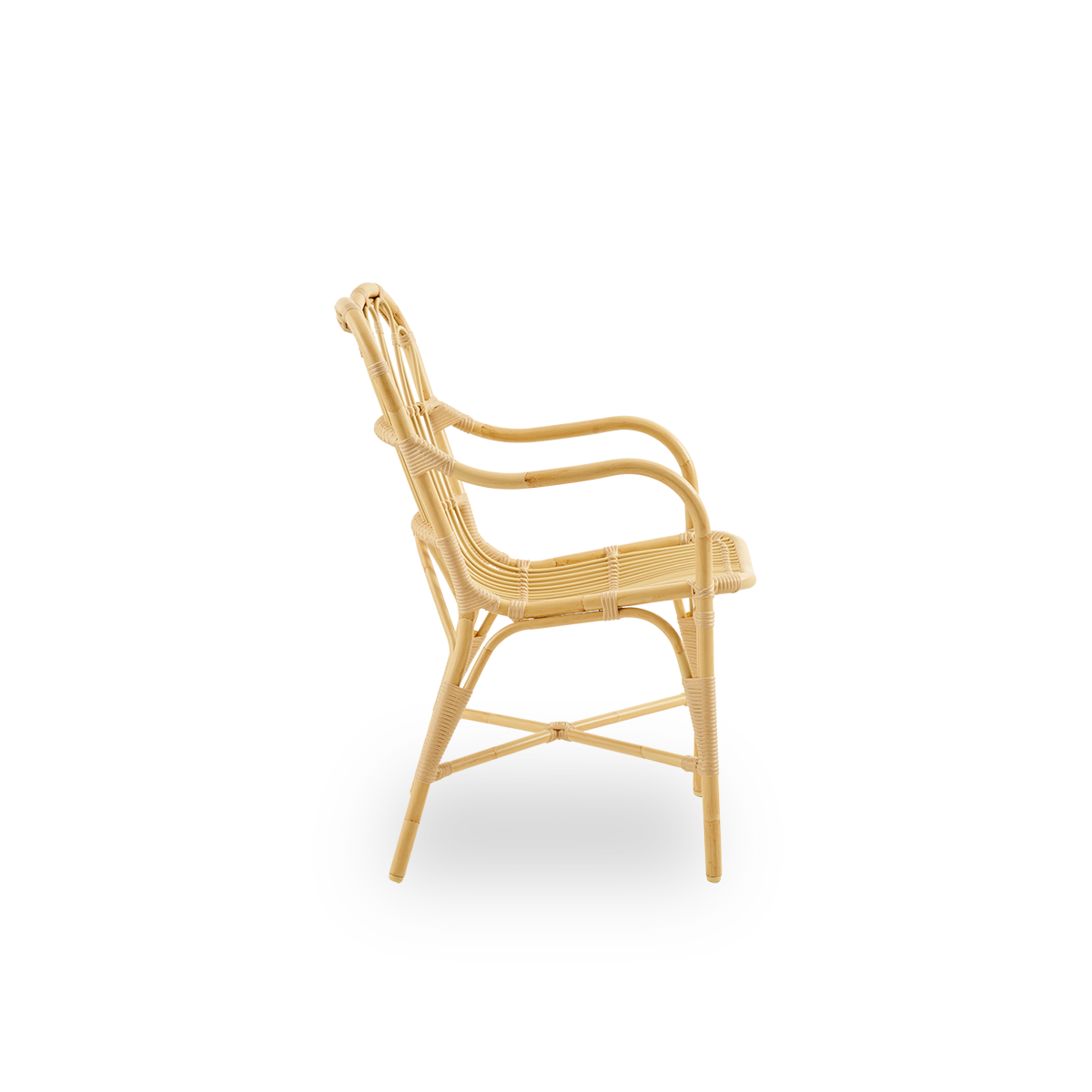 Plain side view of Margret outdoor dining chair with high wide backrest and curved armrests. Aluminium frame in natural rattan look with ArtFibre windings.