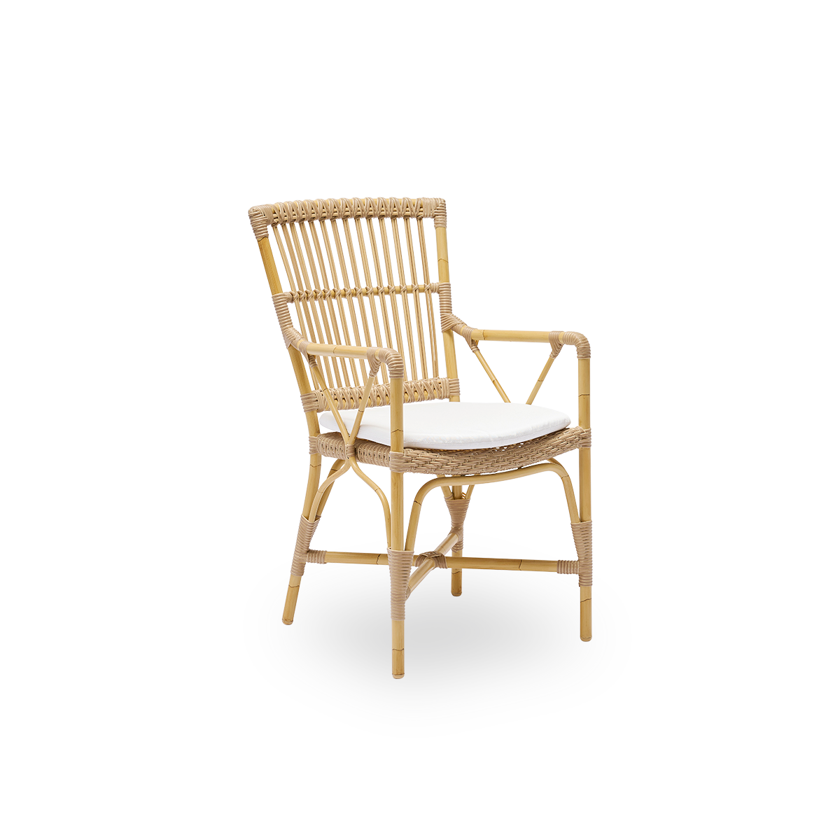 Side view of Piano outdoor armchair. Aluminium frame in natural rattan look with ArtFibre bindings. Elegant chair with high backrest and armrests.