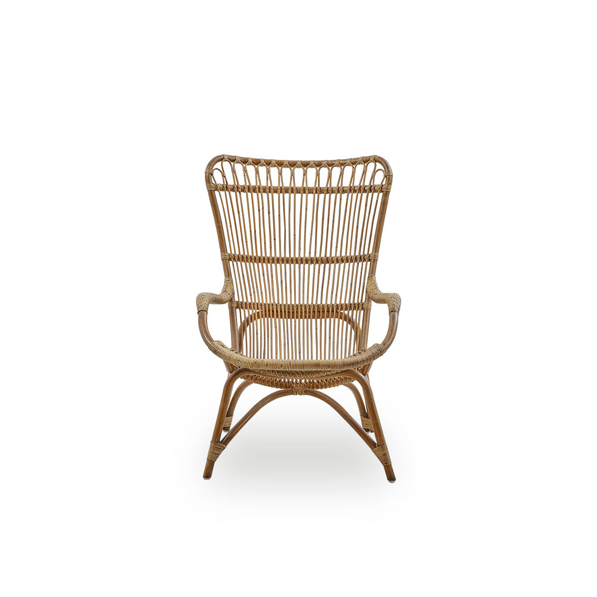 Front view of the Monet lounge chair with high backrest and armrests presented in antique brown color.
Handcrafted from high-quality Indonesian rattan.