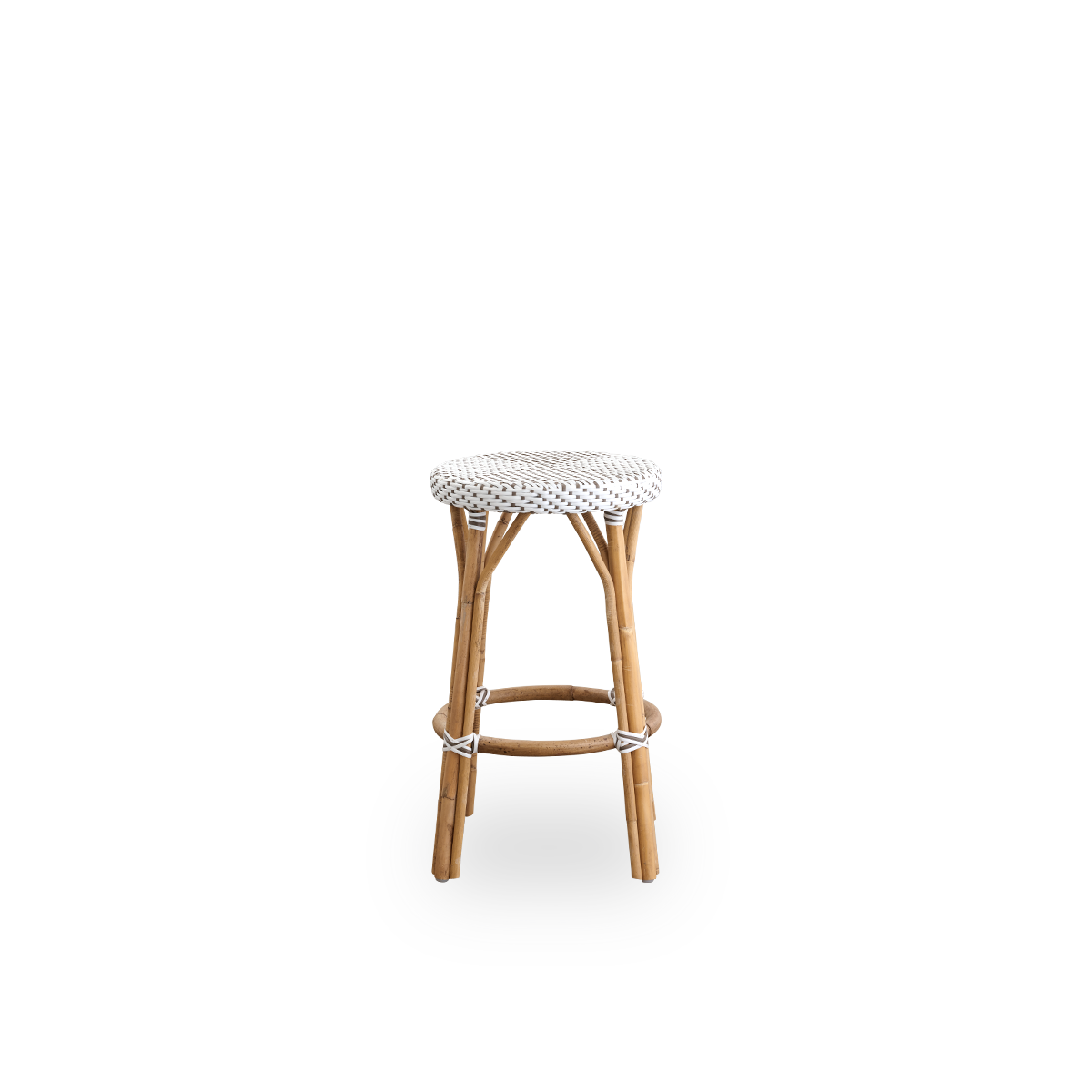 Front view of the Simone counterstool, height 68 cm.
Rattan frame with footrest, featuring a fully woven round seat handcrafted in ArtFibre in white with a brown dots pattern. Stackable counterstool.