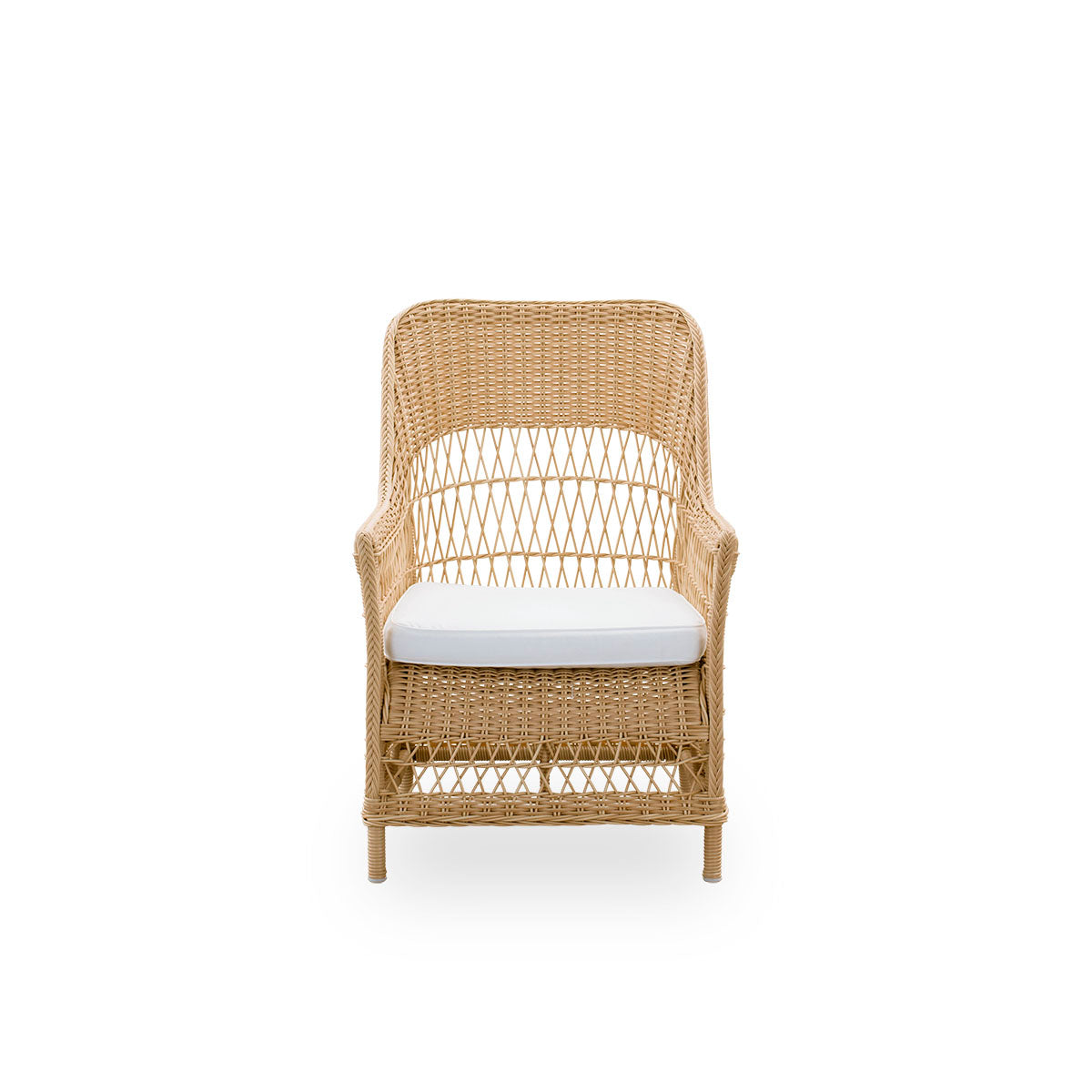 Front view of the Dawn outdoor lounge chair in natural color, inspired by British colonial style. Romantic lounge chair with armrests and a high backrest. Fully woven ArtFibre on a hand-bent aluminium frame.