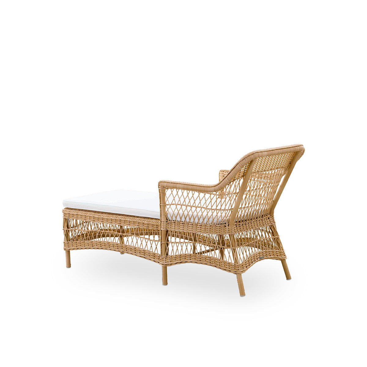 Plain back view of Olivia outdoor chaiselounge in Natural color. Aluminium frame fully woven with ArtFibre. Romantic look inspired by British colonial style.