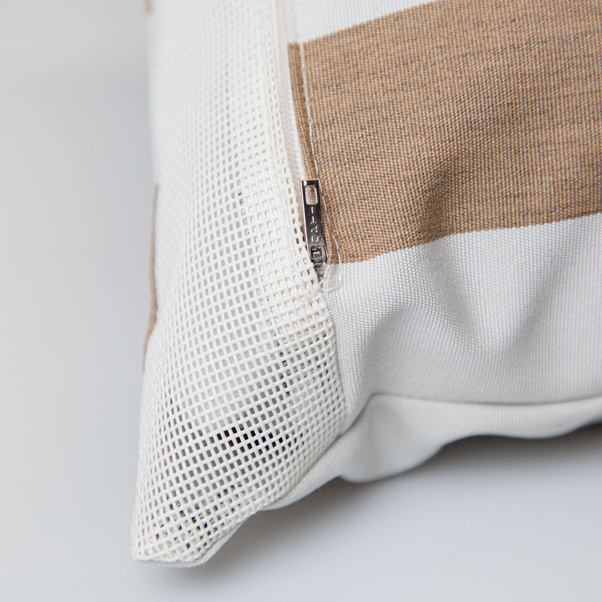 50X50 Exterior cushion | A680 Beige &amp; White