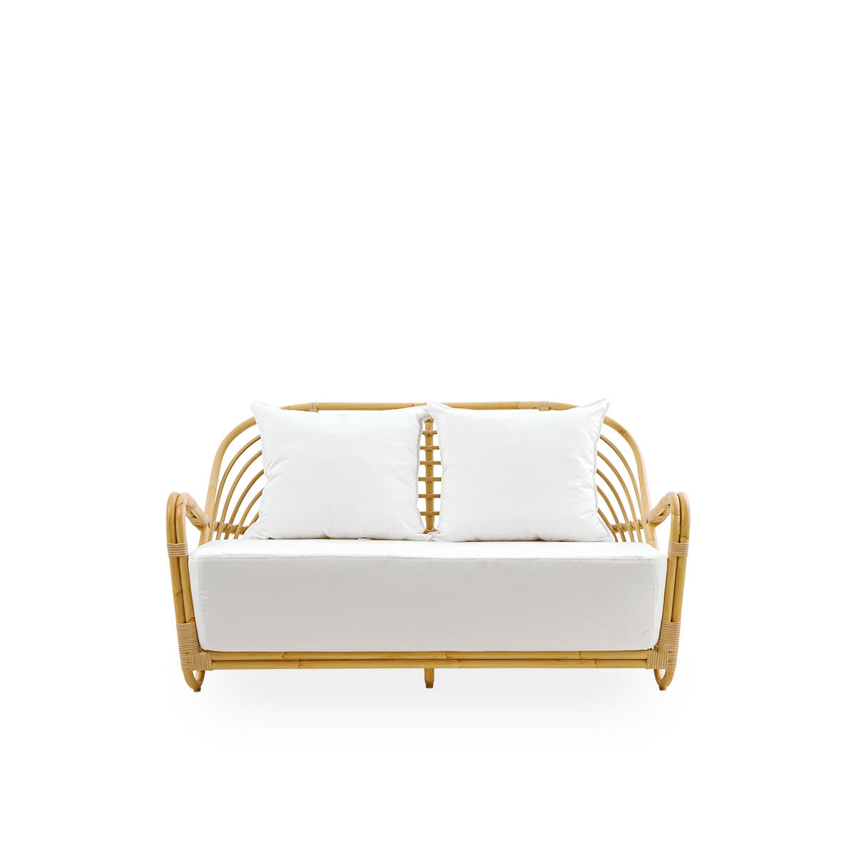 Front view of the Charlottenborg Exterior 2-seater sofa in rattan look, designed by Arne Jacobsen. The sofa features a curved back and armrests integrated into the base, handcrafted with an Alu-Rattan frame and woven ArtFibre details.