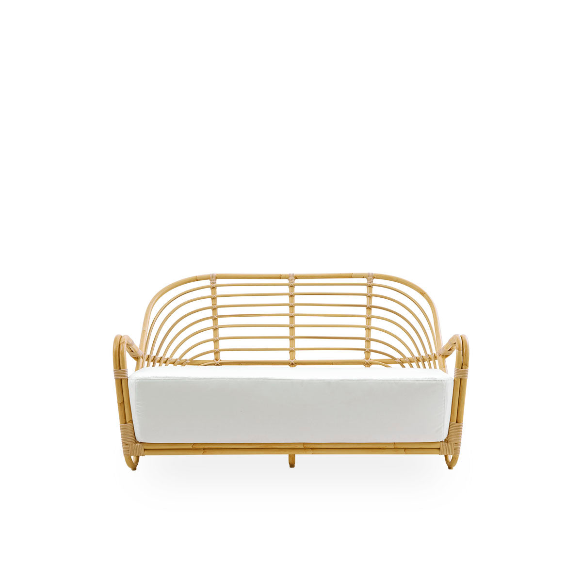 Front view of the Charlottenborg Exterior 2-seater sofa in rattan look, designed by Arne Jacobsen. The sofa features a curved back and armrests integrated into the base, handcrafted with an Alu-Rattan frame and woven ArtFibre details.