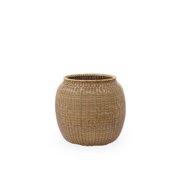 Alma outdoor basket in Chestnut color, handwoven from 70% recycled and 30% new ArtFibre. Ø77 cm.