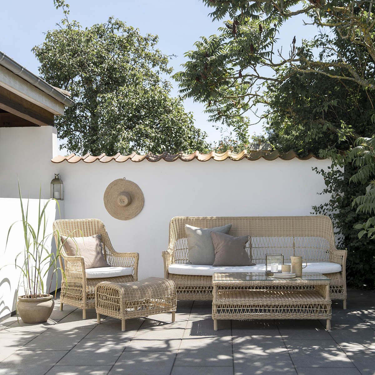 Hazel Exterior Coffee Table