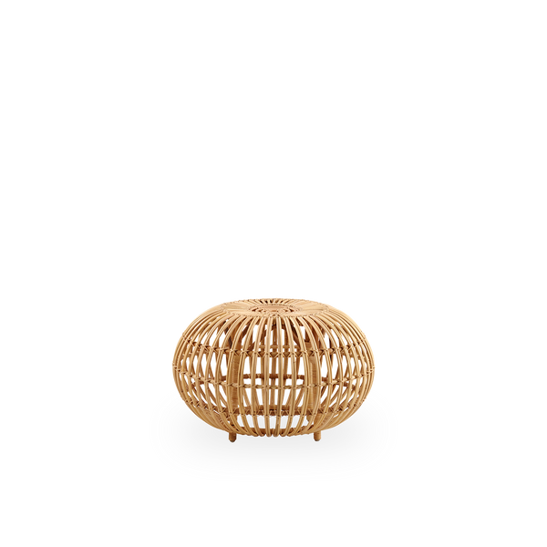 Side view of Large Ottoman Ø65 cm designed by Franco Albini & Franca Helg. Handcrafted in high quality rattan in natural color.