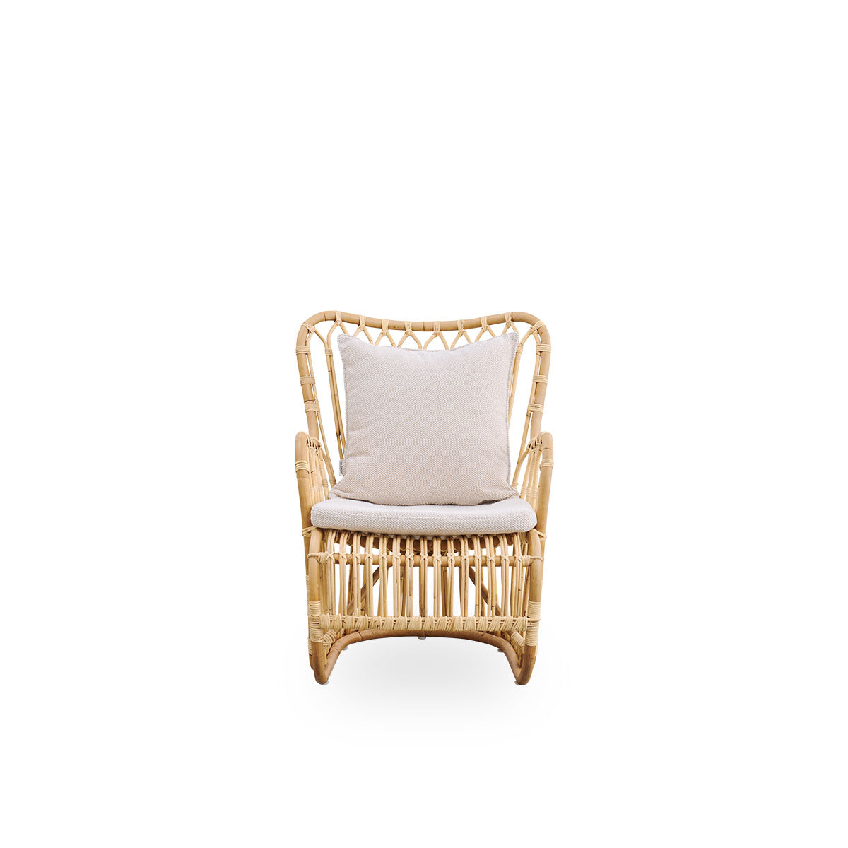 Front view of the Tulip lounge chair designed by Tove Kindt-Larsen, with soft organic lines.
Handcrafted from high-quality Indonesian rattan.