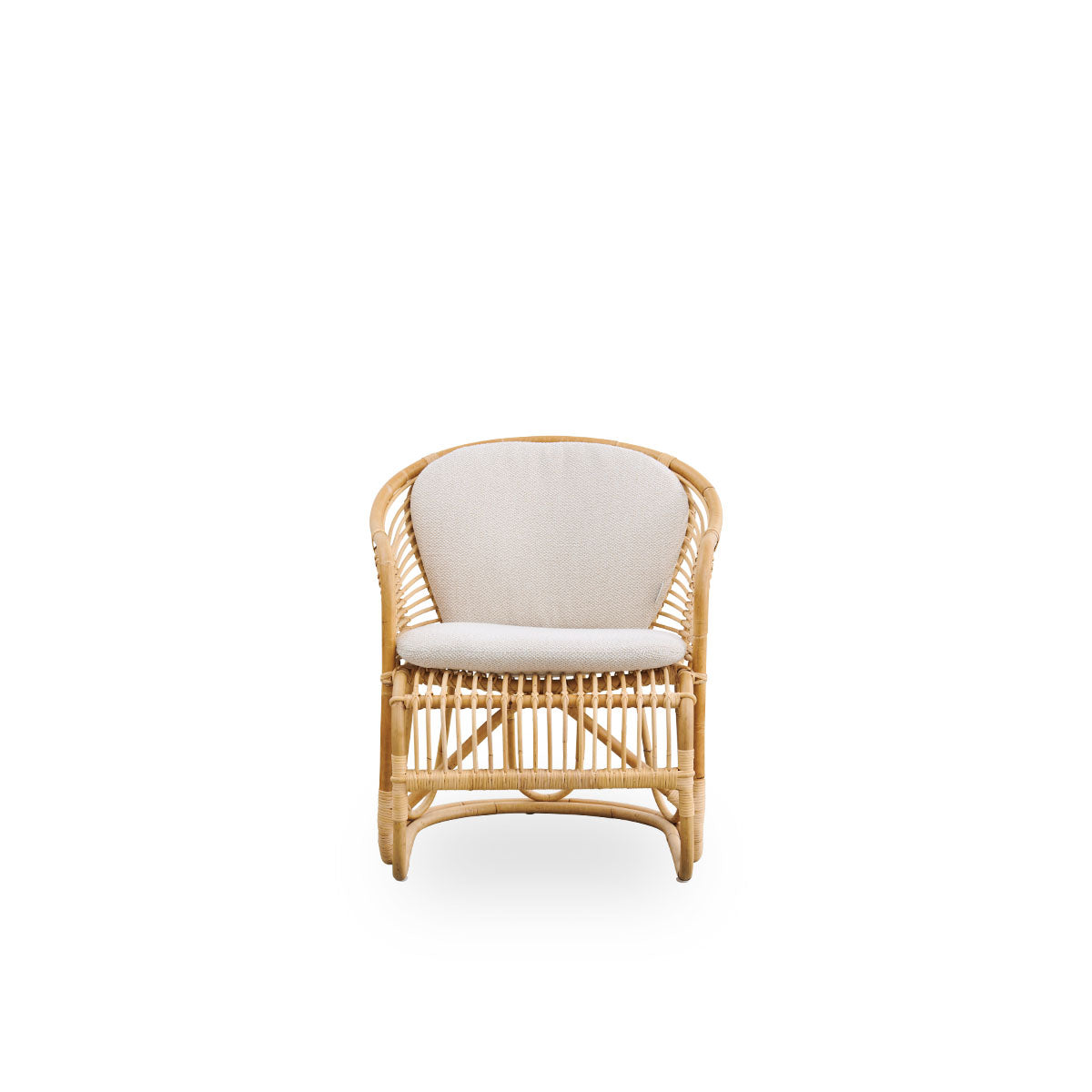 Front view of the Swing lounge chair designed by Tove Kindt-Larsen.
Handcrafted from high-quality Indonesian rattan and fitted with seat and back cushion.
