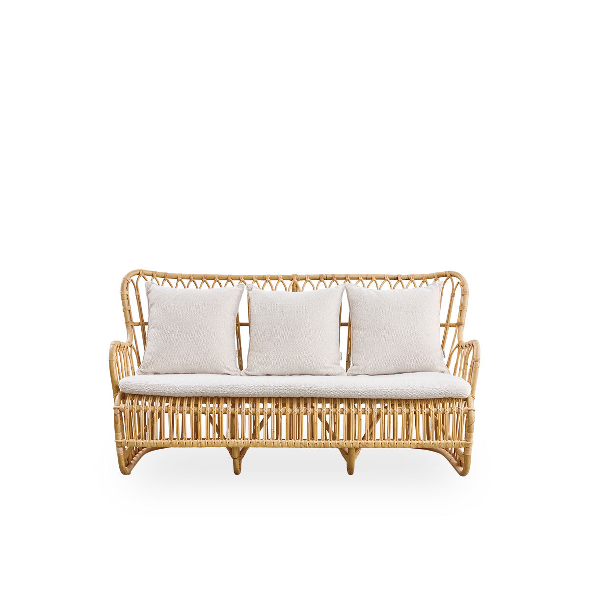 Front view of the Tulip wicker sofa designed by Tove Kindt-Larsen, with soft organic lines.
Handcrafted from high-quality Indonesian rattan.