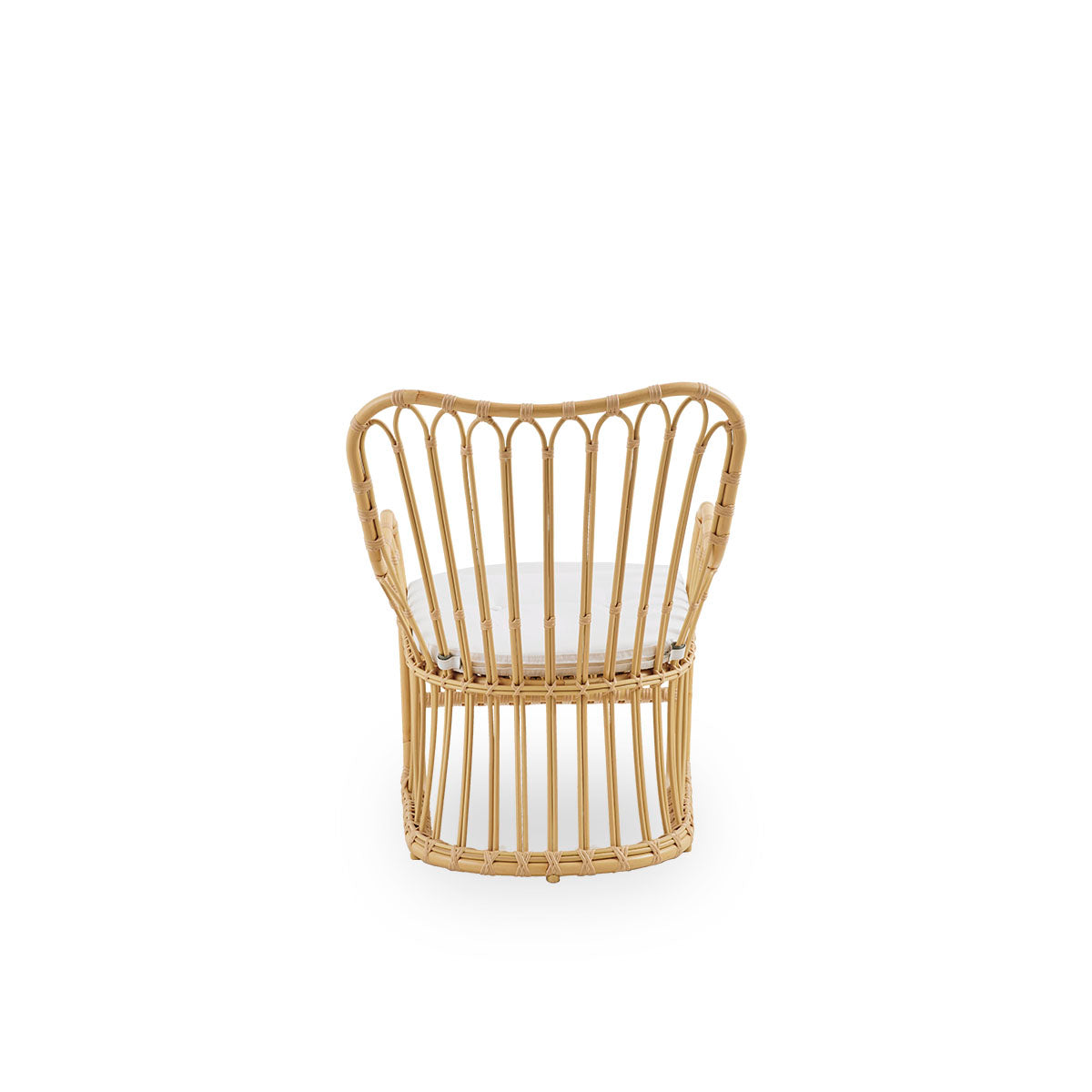 Plain back view of Tulip outdoor lounge chair designed by Tove Kindt-Larsen, with soft organic lines. Aluminium frame in rattan look with ArtFibre bindings.