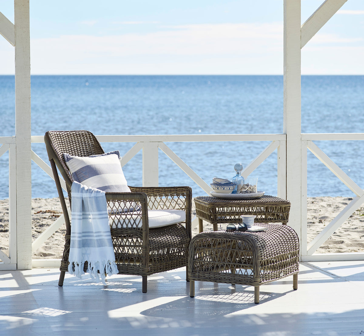 Dawn Exterior Footstool