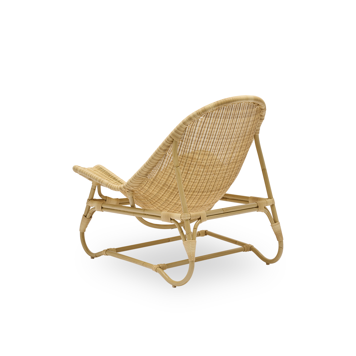 Back side view of the Pacifique Exterior lounge chair designed by Michel Buffet.
Aluminum frame in rattan look with fully woven seat handcrafted in ArtFibre.