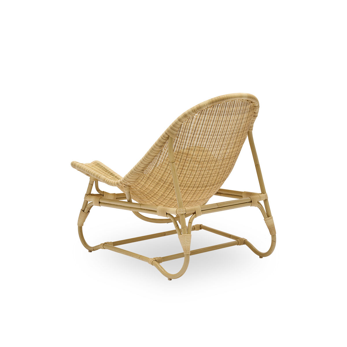 Back side view of the Pacifique Exterior lounge chair designed by Michel Buffet.
Aluminum frame in rattan look with fully woven seat handcrafted in ArtFibre.