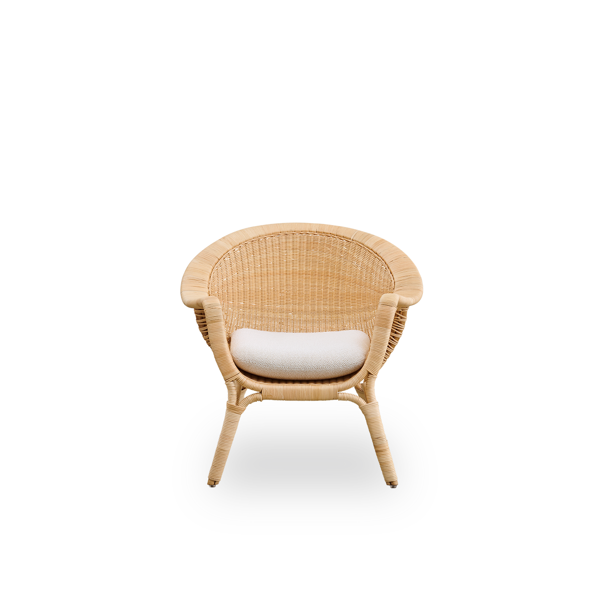 Front view of the Madame Exterior lounge chair designed by Nanna & Jørgen Ditzel.
Fully woven rattan lounge chair with a soft, feminine shell-shaped design.