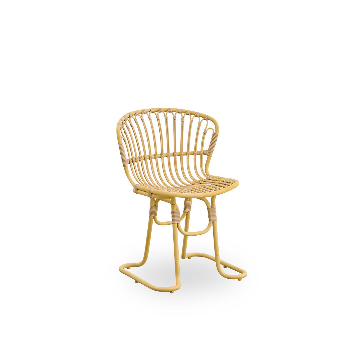 Side view of Rita Exterior dining chair designed by Nanna Ditzel. Sculptural legs allow stability on any outdoor surface. Frame made of aluminium in rattan look with ArtFibre bindings. 