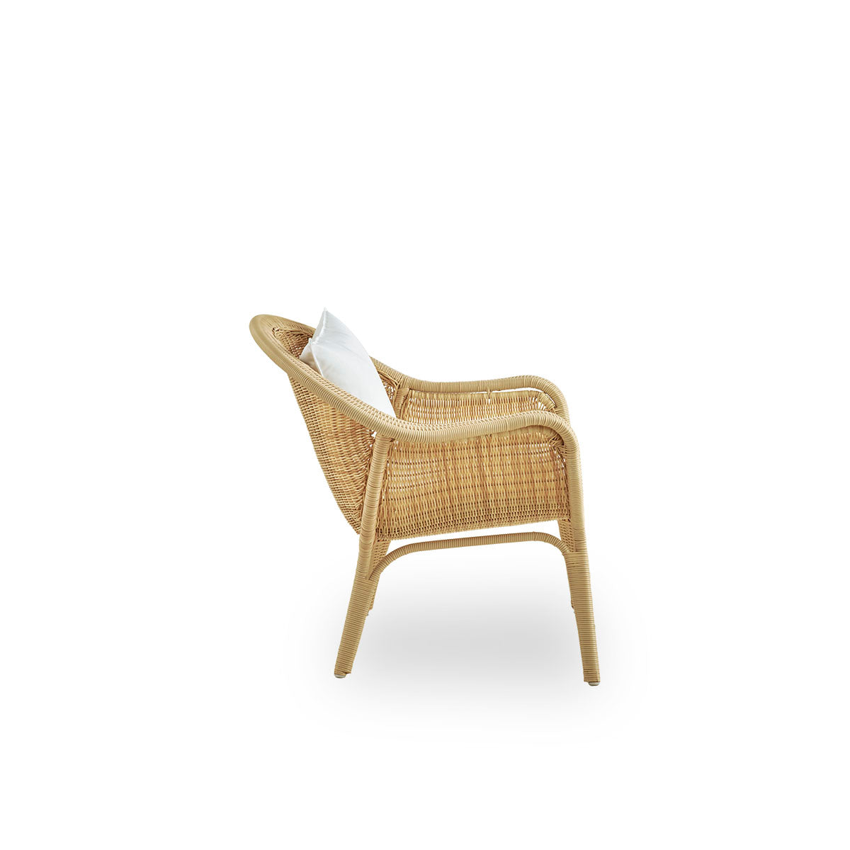 Plain side view of Madame Exterior lounge chair designed by Nanna & Jørgen Ditzel. Fully woven lounge chair with soft, feminine shell-shaped design. Frame made in aluminium woven with ArtFibre.