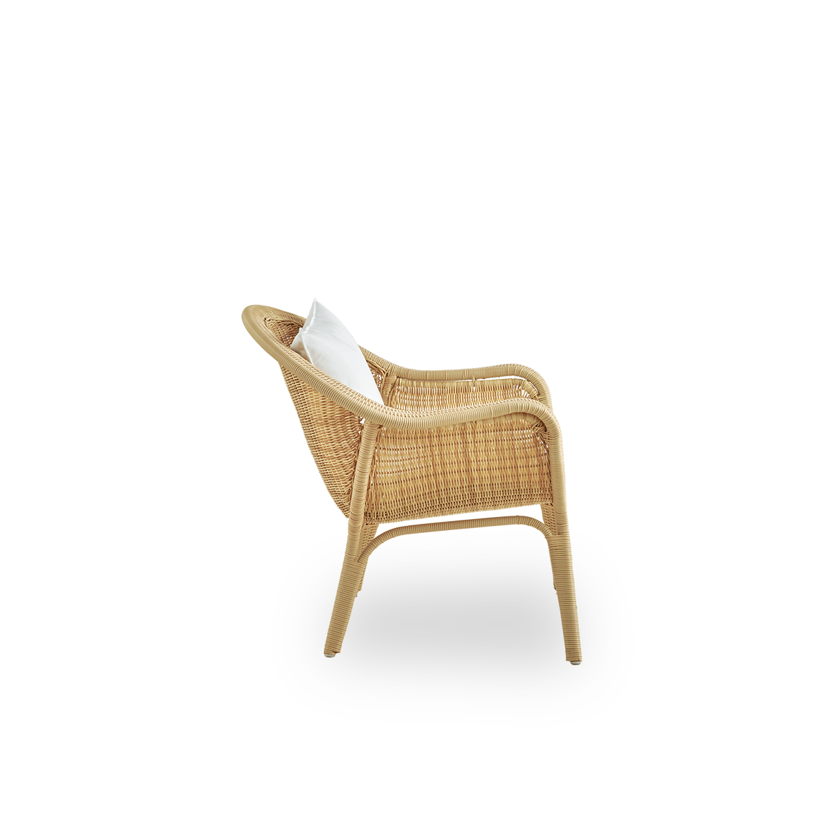 Plain side view of Madame Exterior lounge chair designed by Nanna & Jørgen Ditzel. Fully woven lounge chair with soft, feminine shell-shaped design. Frame made in aluminium woven with ArtFibre.