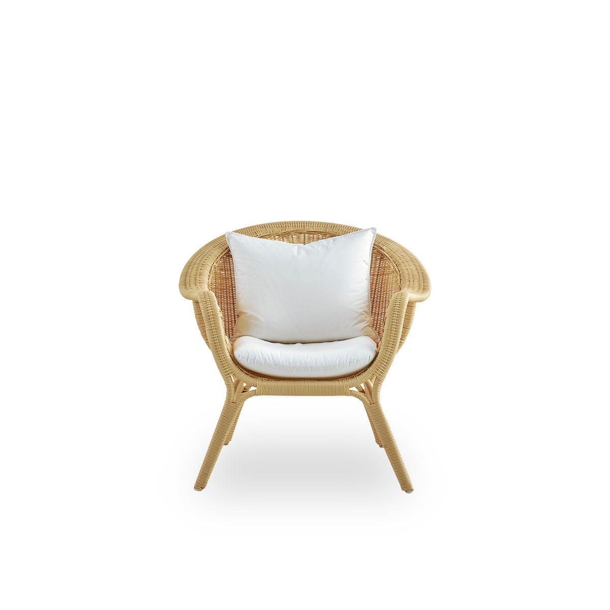 Front view of the Madame Exterior lounge chair designed by Nanna & Jørgen Ditzel.
Fully woven lounge chair with a soft, feminine shell-shaped design. Frame made of aluminium woven with ArtFibre.