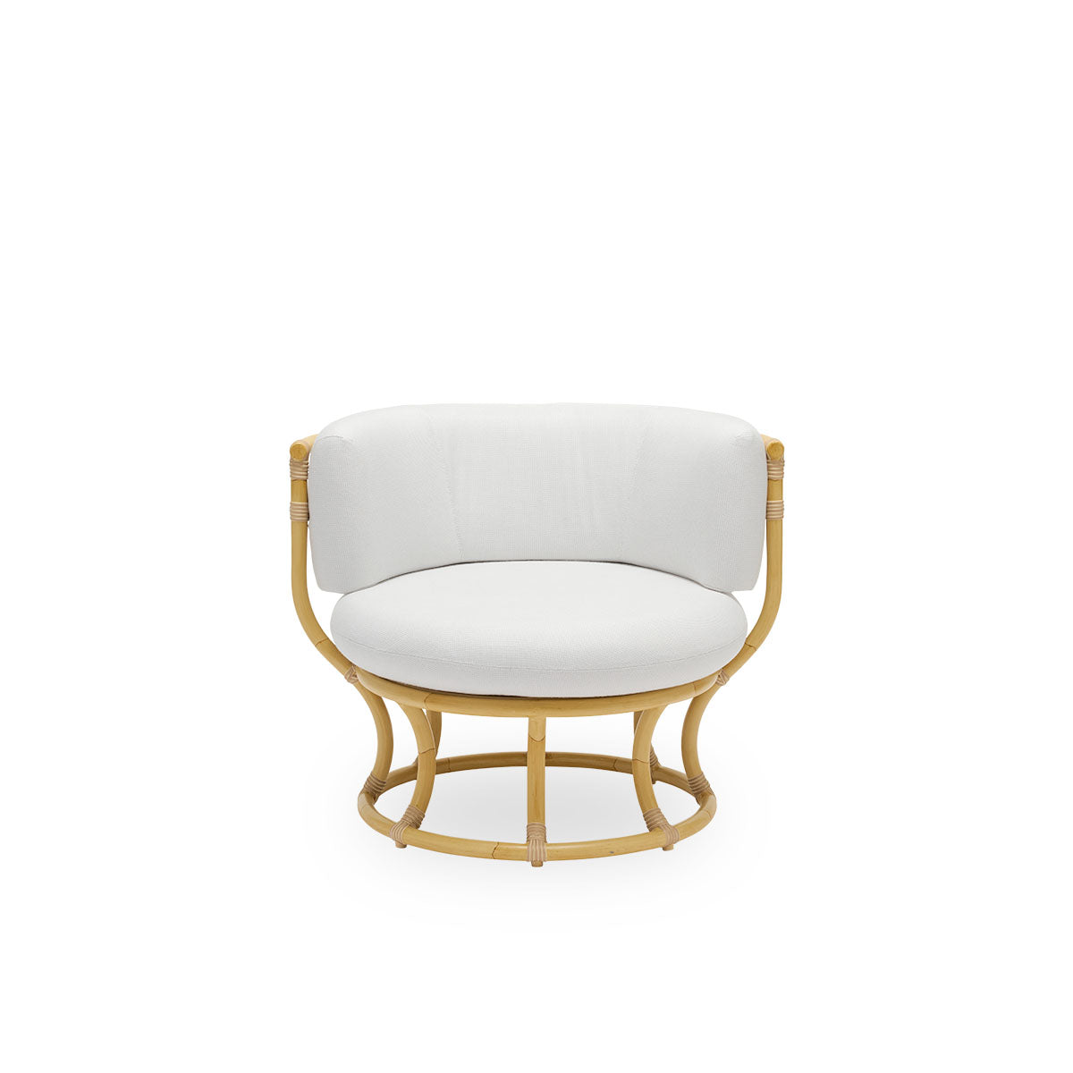 Front view of the Coco Exterior lounge chair in rattan look, designed by Nanna Ditzel. The design is based on perfect circles and features an aluminium frame with ArtFibre weave details.
