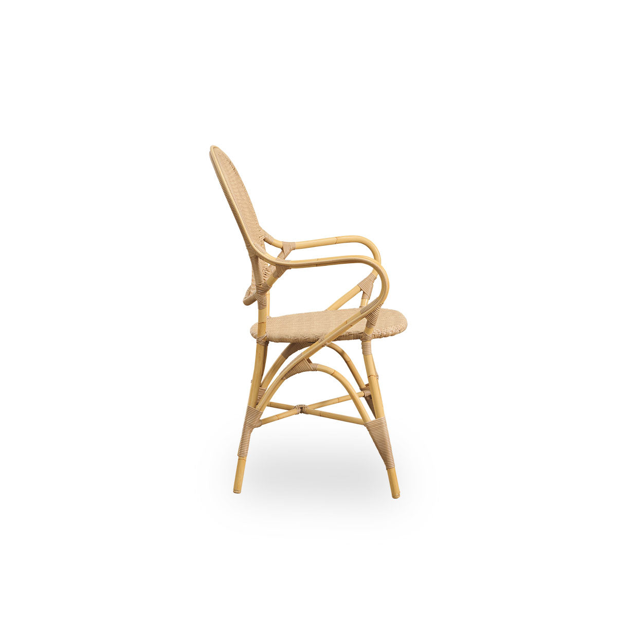 Plain side view of Rossini outdoor dining armchair in Natural color. Elegant chair with round backrest and armrests in simple design. Aluminium frame in rattan look with woven ArtFibre seat and backrest.