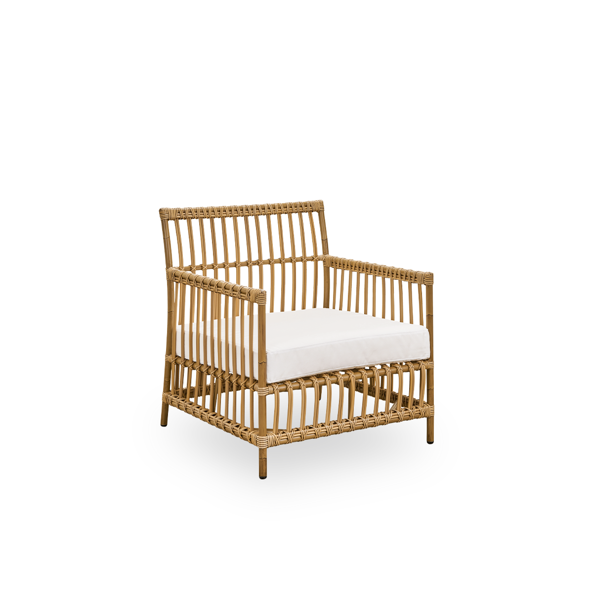 Side view of Caroline Exterior Lounge Chair in the color antique brown, simple and elegant Danish design. The frame of the chair is made from aluminum with elegant ArtFibre details. The design is minimalistic and elegant. 