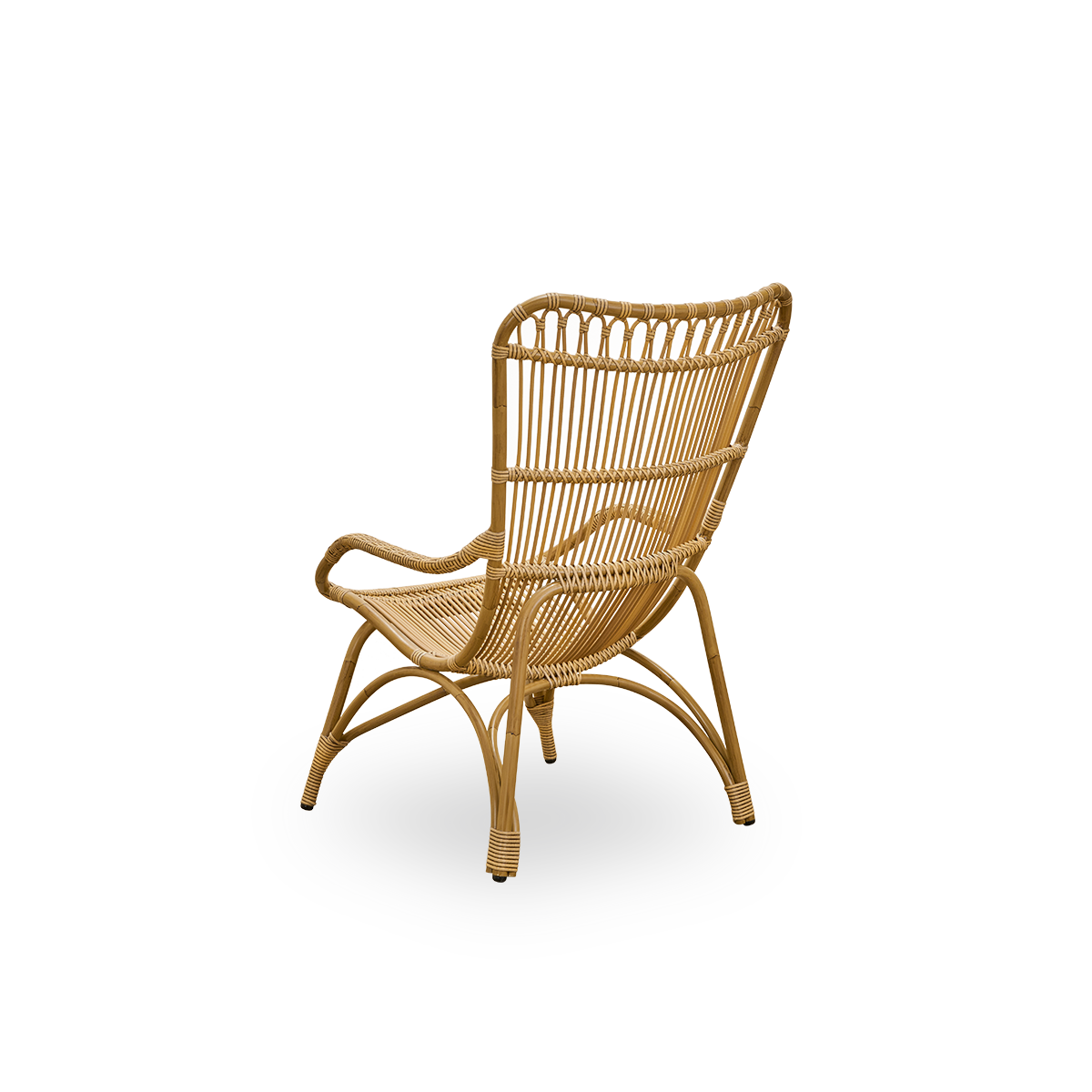 Plain back view of Monet outdoor lounge chair with high backrest and armrests presented in Natural color. Aluminium frame in rattan look with ArtFibre windings.