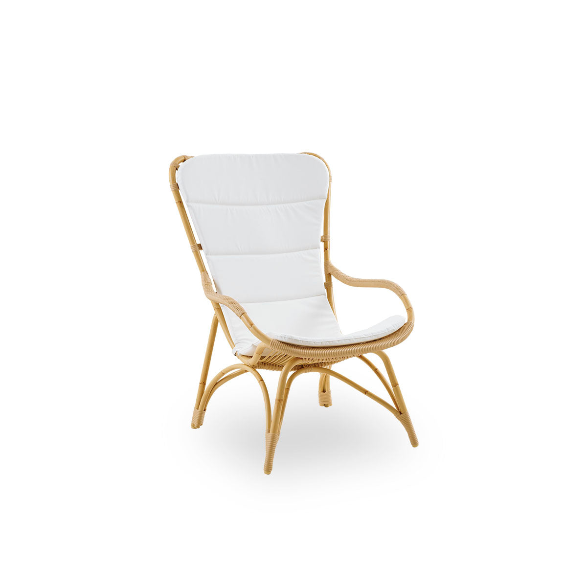 Side view of Monet outdoor lounge chair with high backrest and armrests presented in Natural color. Aluminium frame in rattan look with ArtFibre windings.