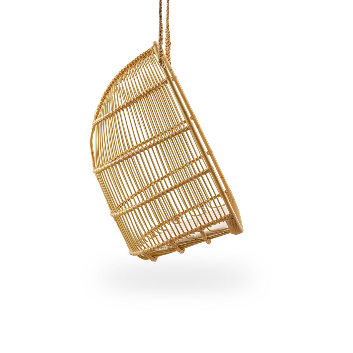 Plain side view of Renoir outdoor hanging chair. Soft, embracing shape fitted with rope for hanging. Aluminiumm frame in rattan look with ArtFibre bindings. 