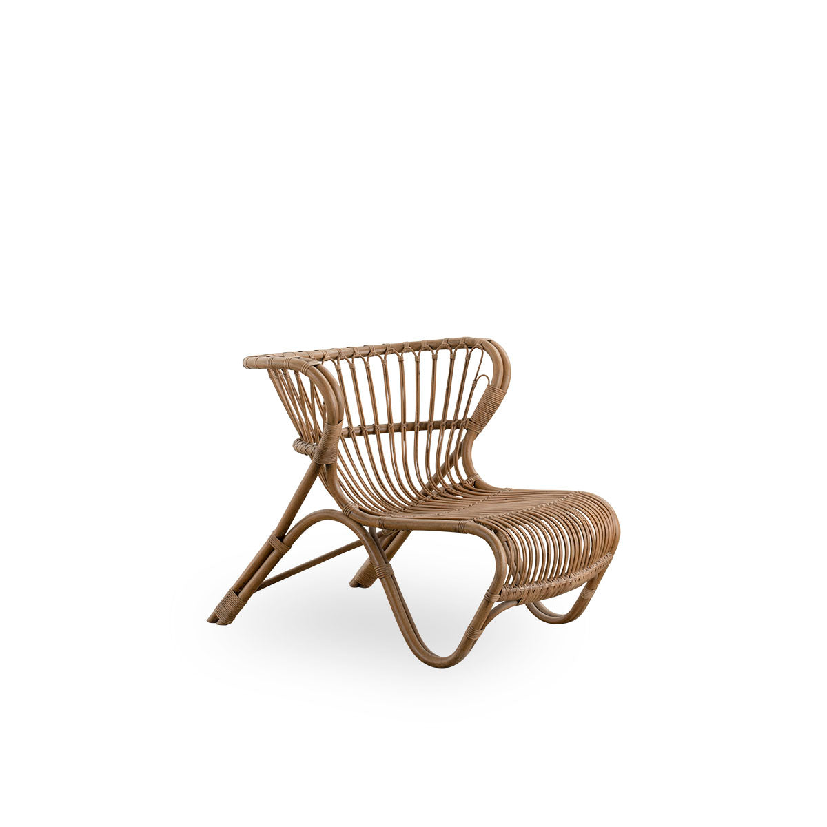Side view of Fox lounge chair in antique brown rattan color designed by Viggo Boesen. Low curvy wicker lounge chair handcrafted from high-quality Indonesian rattan.