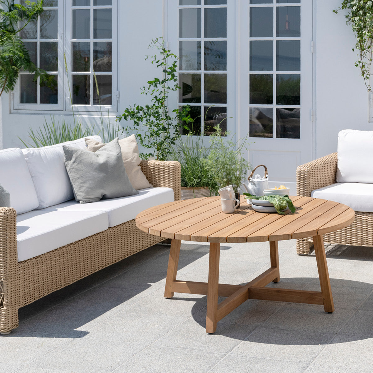 Victor Teak Lounge Table Ø120 cm